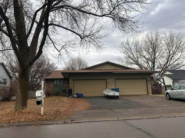 12083 Butternut St NW, Coon Rapids, MN 55448