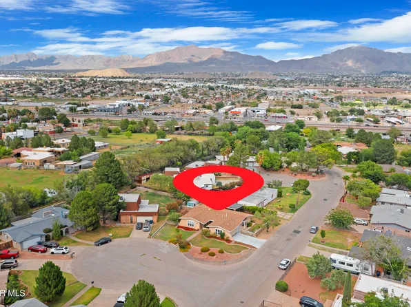 207 Serrania Dr, El Paso, TX 79932