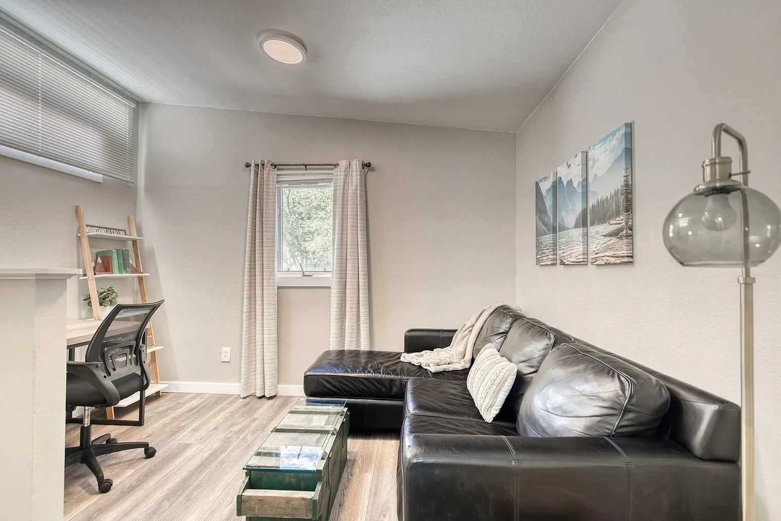2 bed, 1.0 bath, 893 sqft, $2,409 — Photo 4