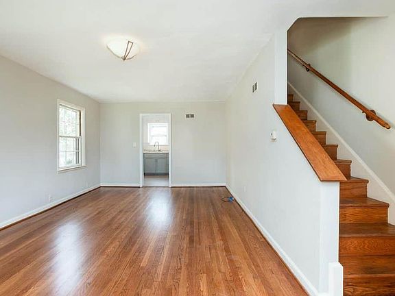 3rd image of 7237 Wyandotte St