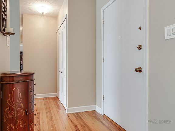 4th image of 90 6th Ave APT 203