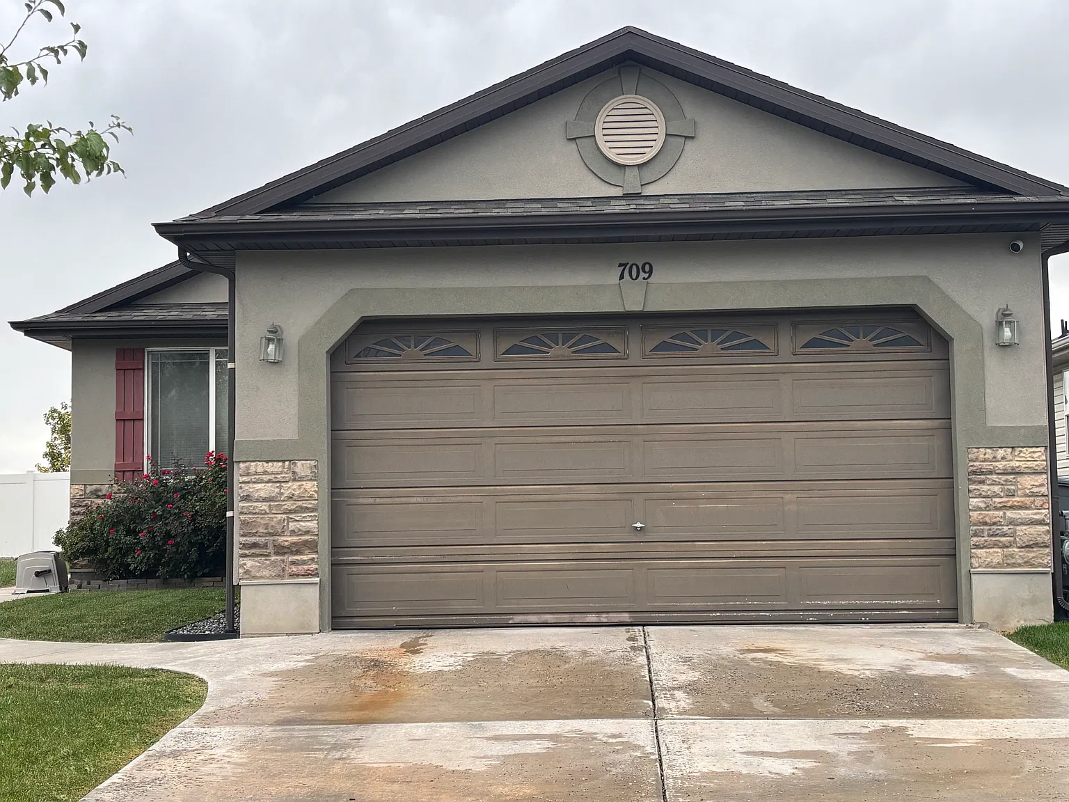 3 bed, 1238 sqft, $2,300 — Photo 1