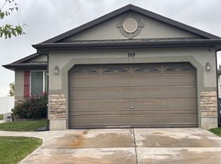 709 N Skipton Dr, North Salt Lake, UT 84054