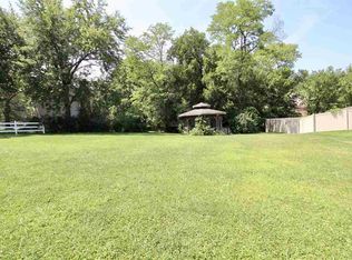 1727 Saint Clair Dr, Pekin, IL