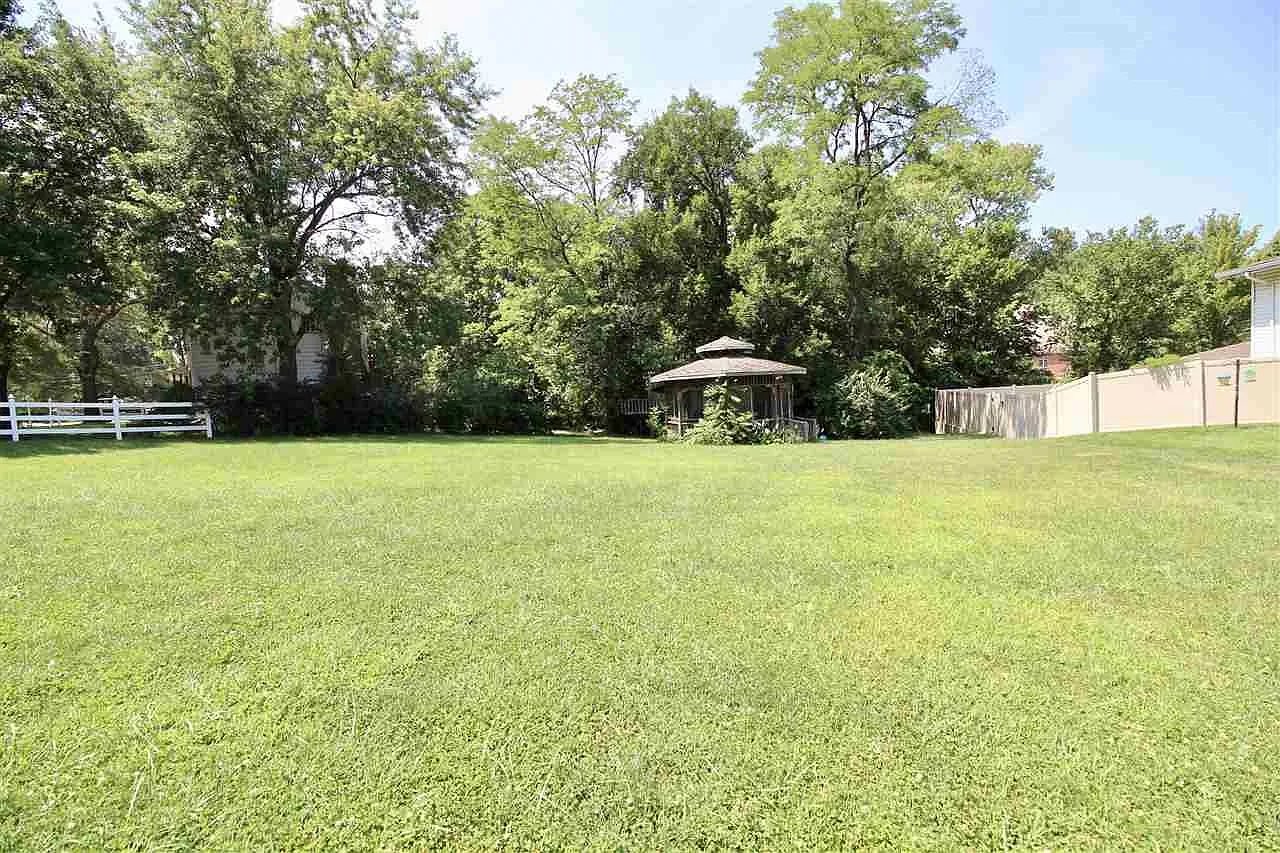 1727 Saint Clair Dr photo 1