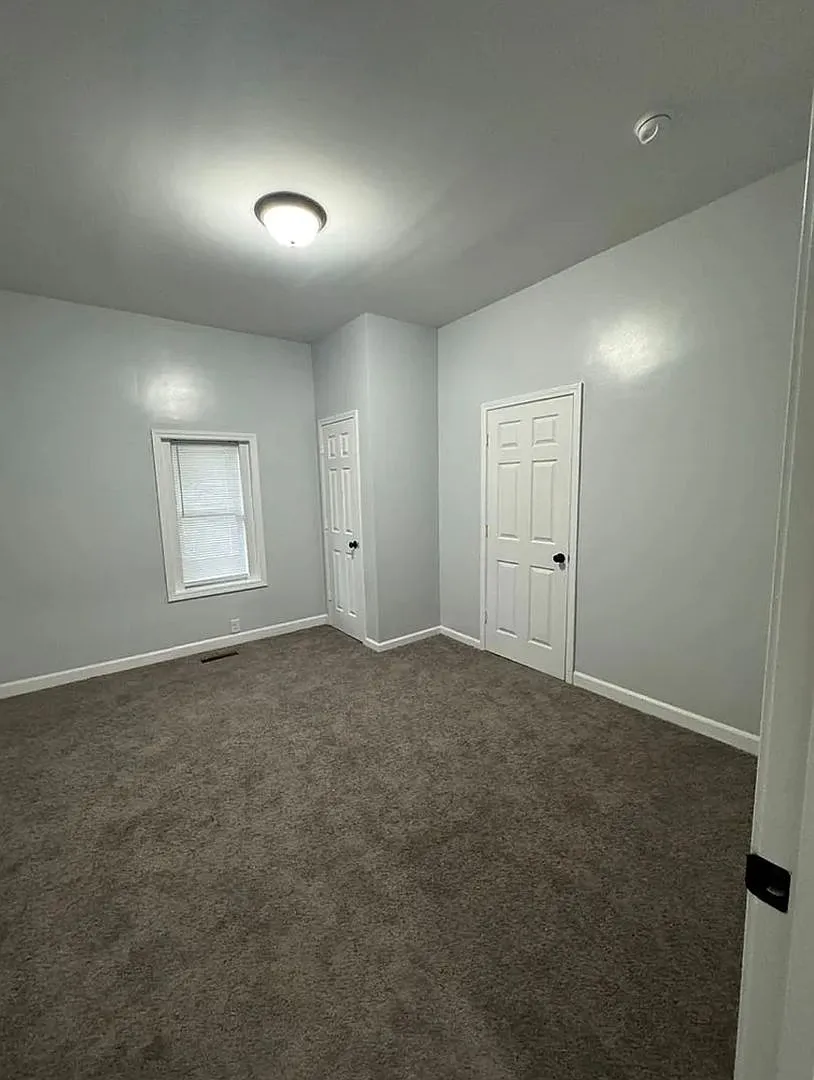 Updated 2 Bed 2 Bath Near Downtown — Photo 1