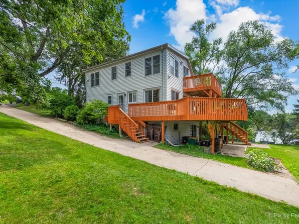 205 Hillside Dr, Island Lake, IL 60042