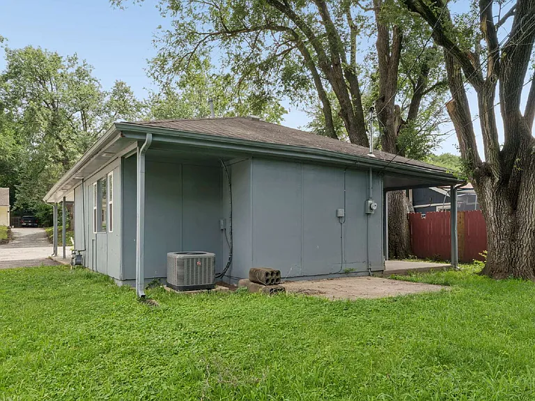 4842 Locust Ave — Photo 22
