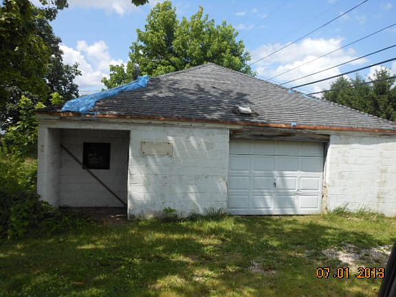 5th image of 105 W North St
