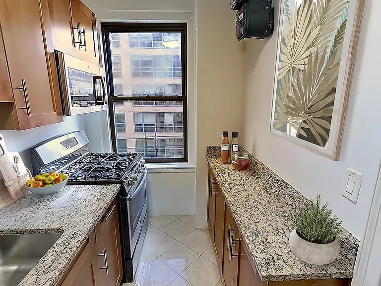 405 E 54th St #14N — Photo 6
