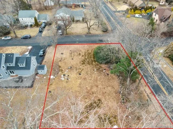 51 Brookhaven Road, Hamden, CT 06517