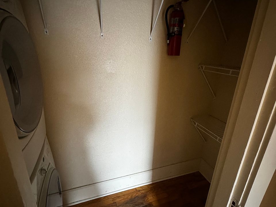 1st image of 110 Cunningham St #122