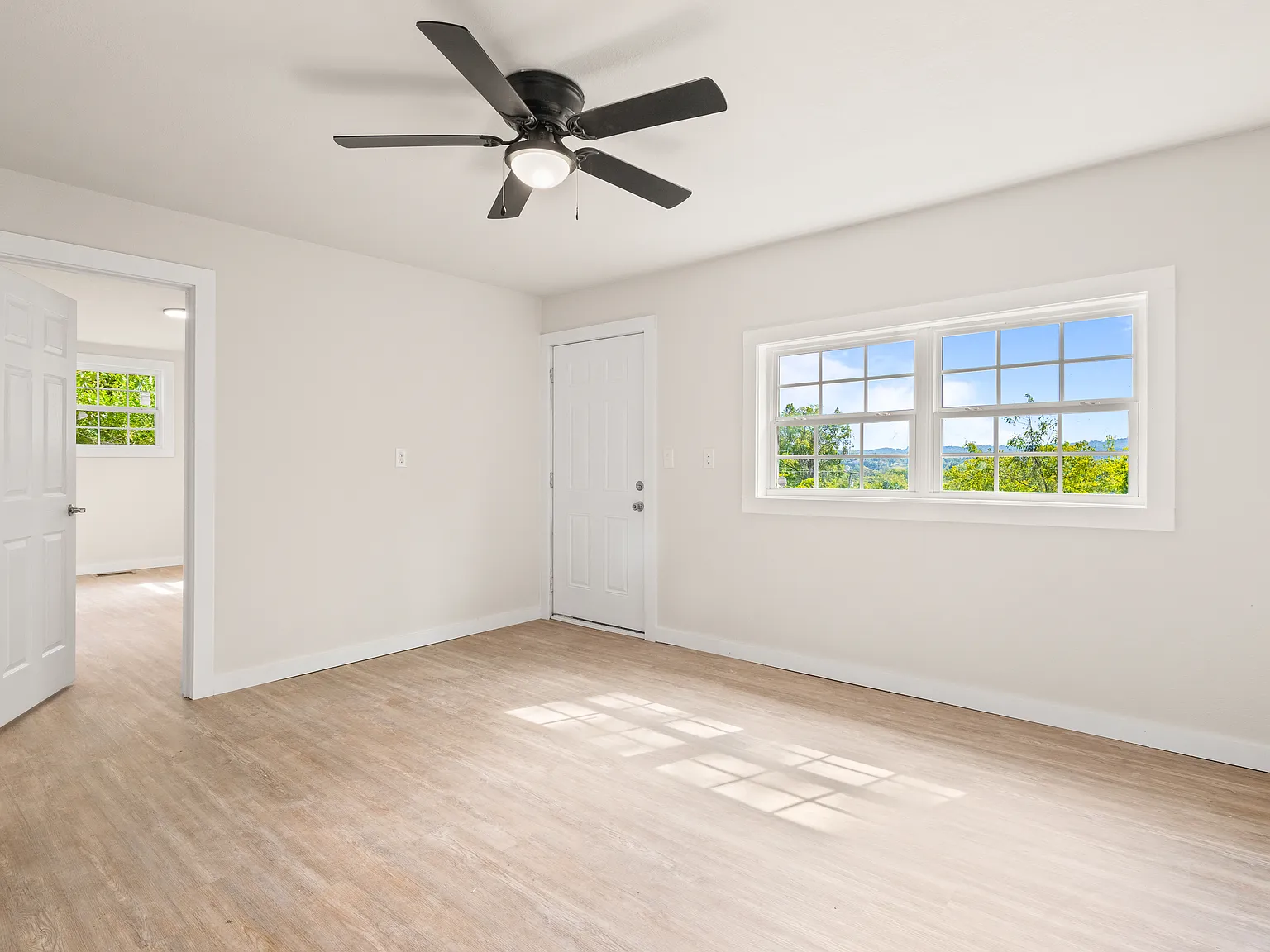 2 bed, 864 sqft, $1,250 — Photo 2