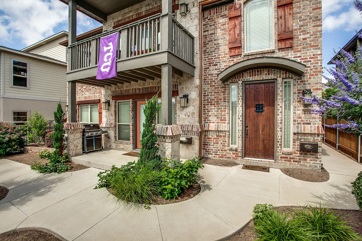 Building Photo - 2712 Merida Ave #2712