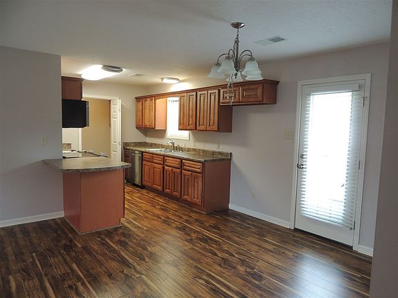 3rd image of 136 Village St