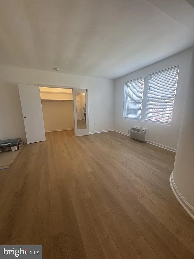 Studio, 1.0 bath, 425 sqft, $1,750 — Photo 3