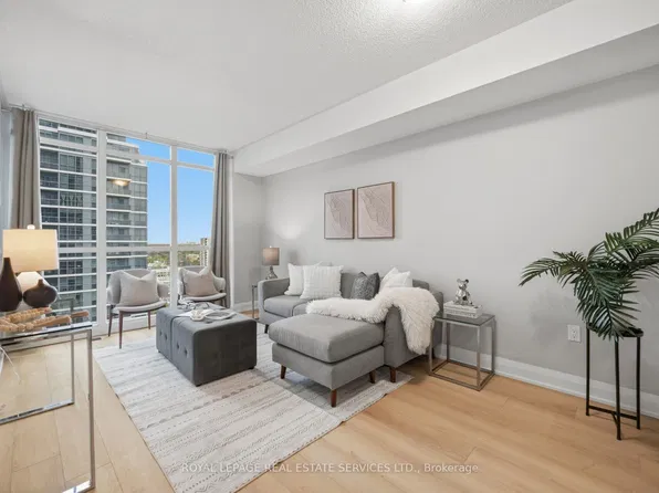 9 Valhalla Inn Rd #1608, Toronto, ON M9B 0B2