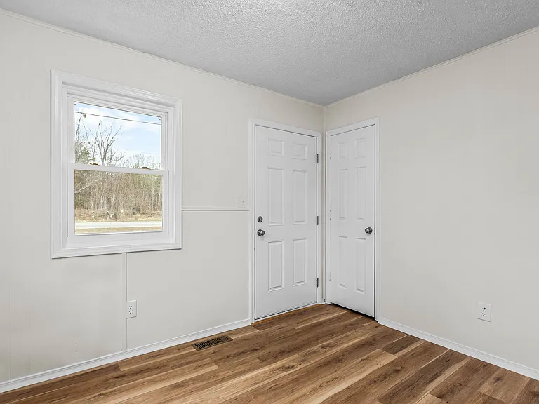 2043 Bishop Rd — Photo 6