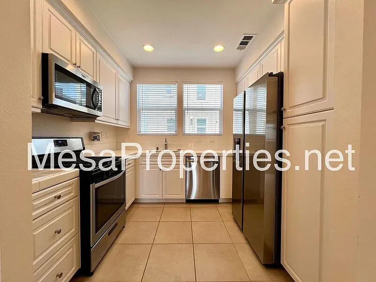 4968 Arrow Hwy #F — Photo 6