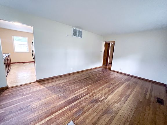 4th image of 1836 N Bolton Ave