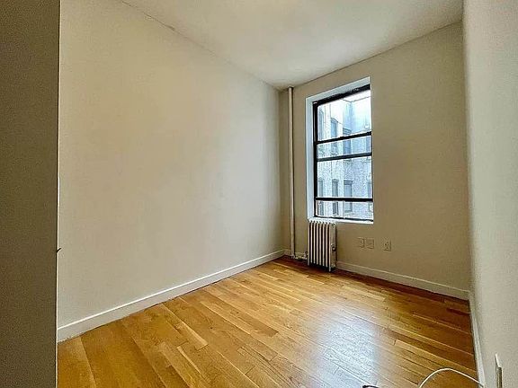 3rd image of 132 Thompson St APT 30