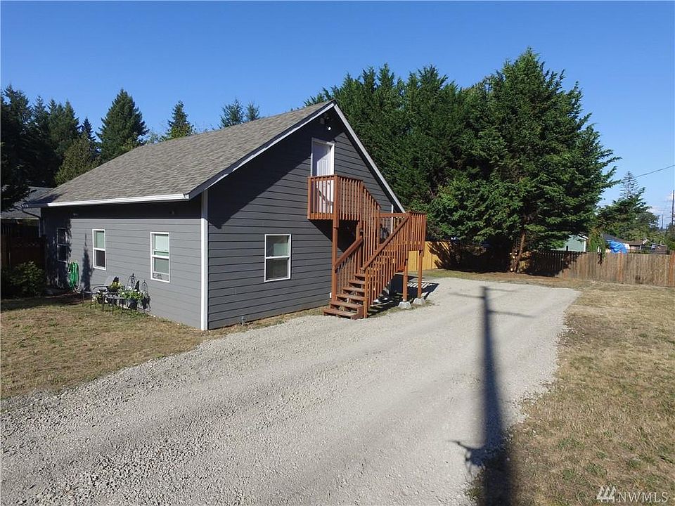 1st image of 4218 15th Ave NE