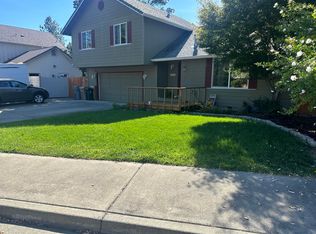 46 SW Leonard St, Grants Pass, OR 97526