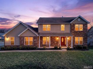 901 Silverlink Dr, O'Fallon, IL 62269