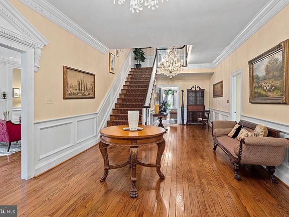 3rd image of 9333 Mount Vernon Cir