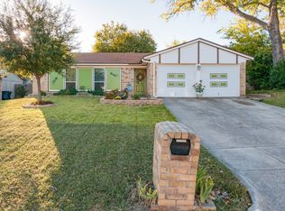 605 Panay Way Dr, Fort Worth, TX 76108