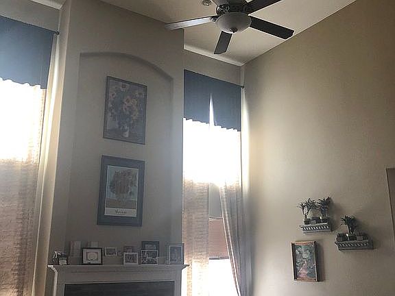 2 story 20x20 Family Room