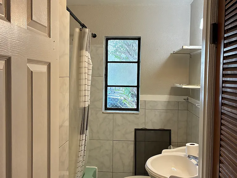 116 W Osborne Ave — Photo 9