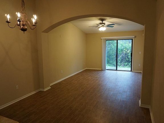 4th image of 706 Ginger Mill Dr