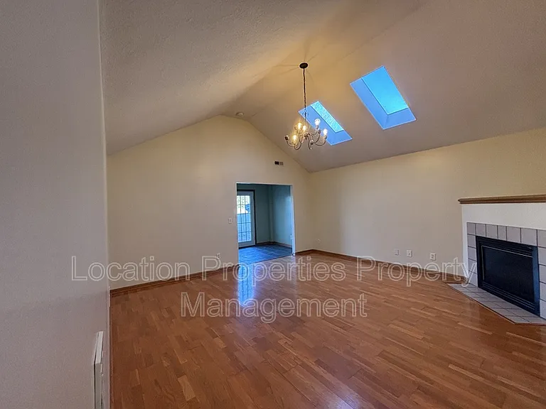 4963 Stoneback Dr W — Photo 20