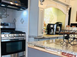 7205 Pershing Blvd, Kenosha, WI 53142
