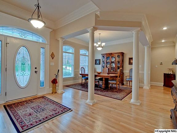 5th image of 2501 Woodhurst Dr SE