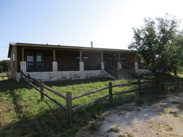 110 Diamondback Dr, Round Mountain, TX 78663