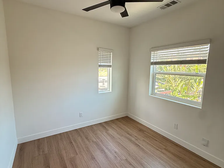 5150 Chateau Dr — Photo 12