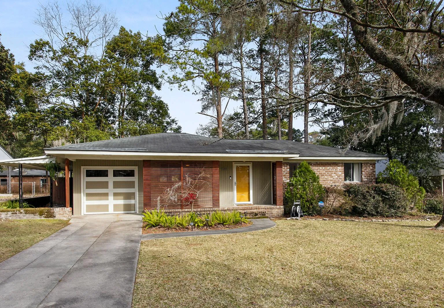 624 Jackson Blvd — Photo 1