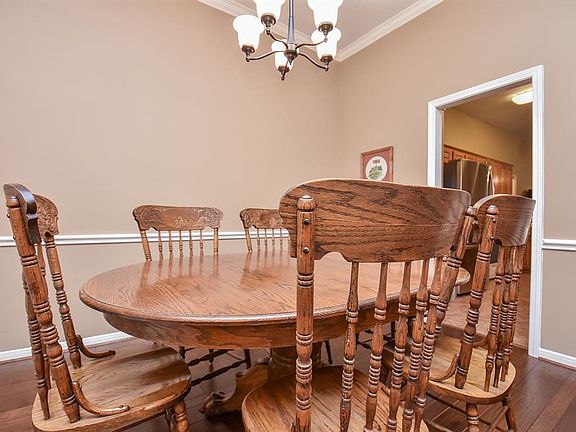 4th image of 1118 Atlanta Dr