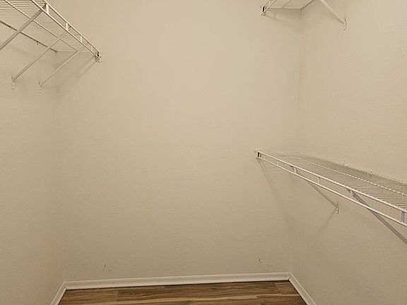 5th image of 2510 7th Street Cir E