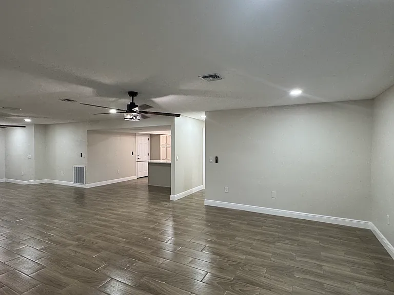 7409 Lake Forest Cir — Photo 14