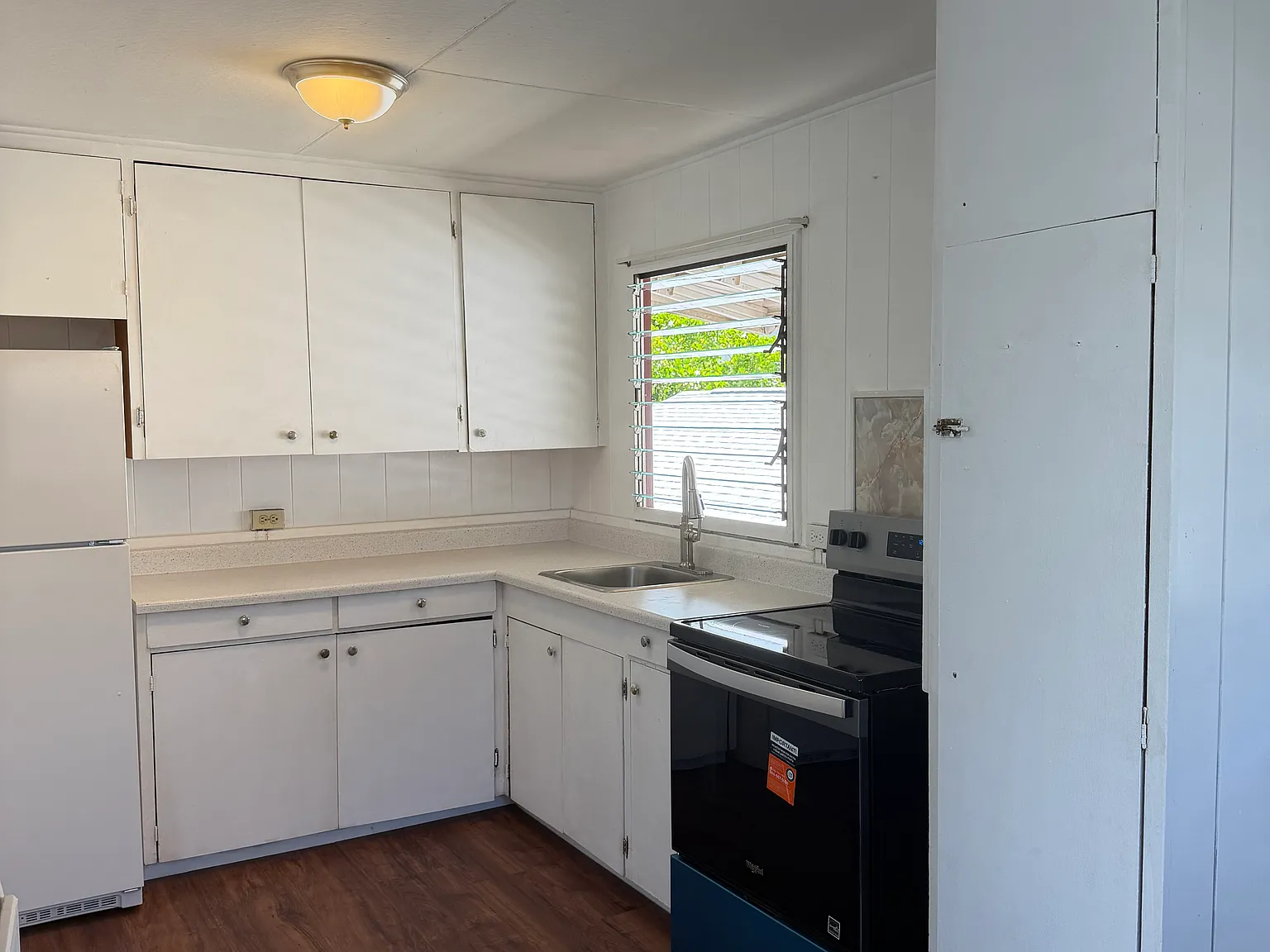 6 bed, 1760 sqft, $5,800 — Photo 4