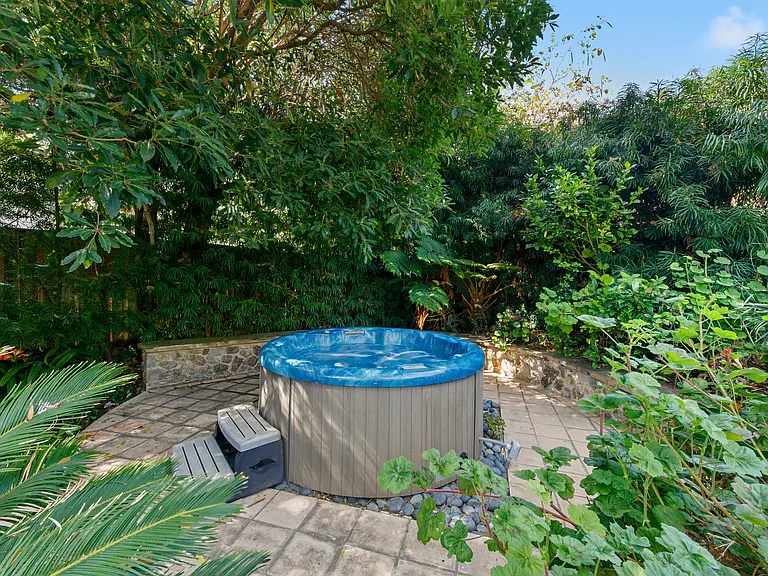 6328 Frondosa Dr — Photo 29