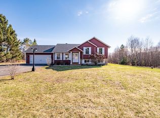 15 Samuel St, Laurentian Valley, ON K8A6W6