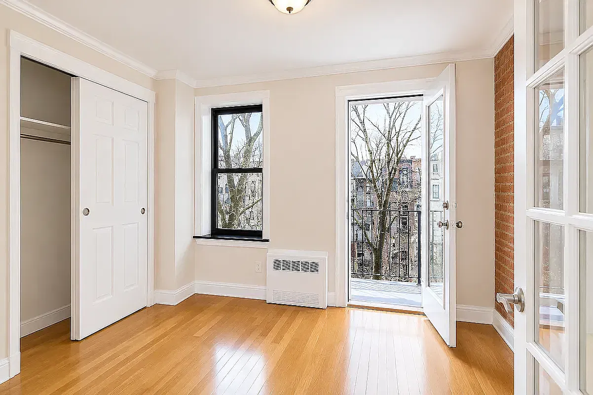 334 East 6th Street — Photo 3