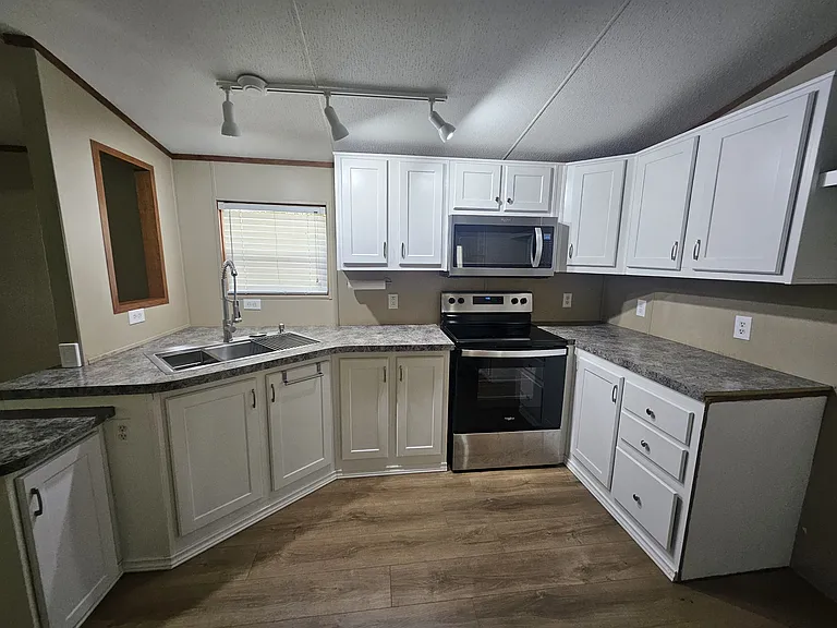 9601 N 10th St #35 — Photo 5