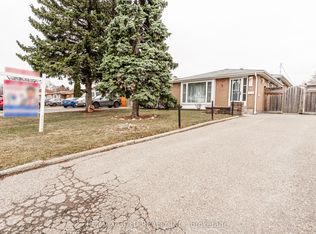 13 Cathcart Cres, Brampton, ON L6T2A4