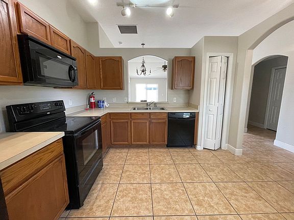 2nd image of 3855 Bayshore Cir