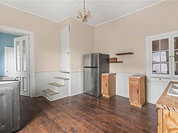 5th image of 1209-11 E Poland Ave